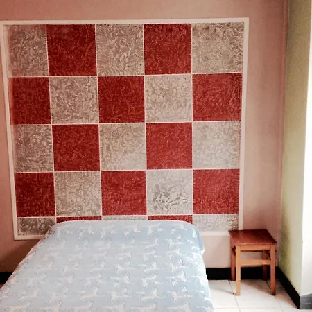 Du Centre باريس