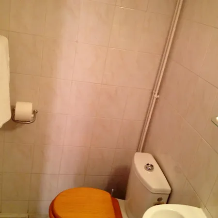 Du Centre باريس